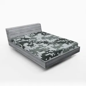 Ambesonne Camo Fitted Sheet, Digital Pixel Effect Modern Design Conceptual Commando Inspired Grey Toned, Soft Decorative Fabric Bedding All-Round Elastic Pocket, Queen Size, Pale Grey