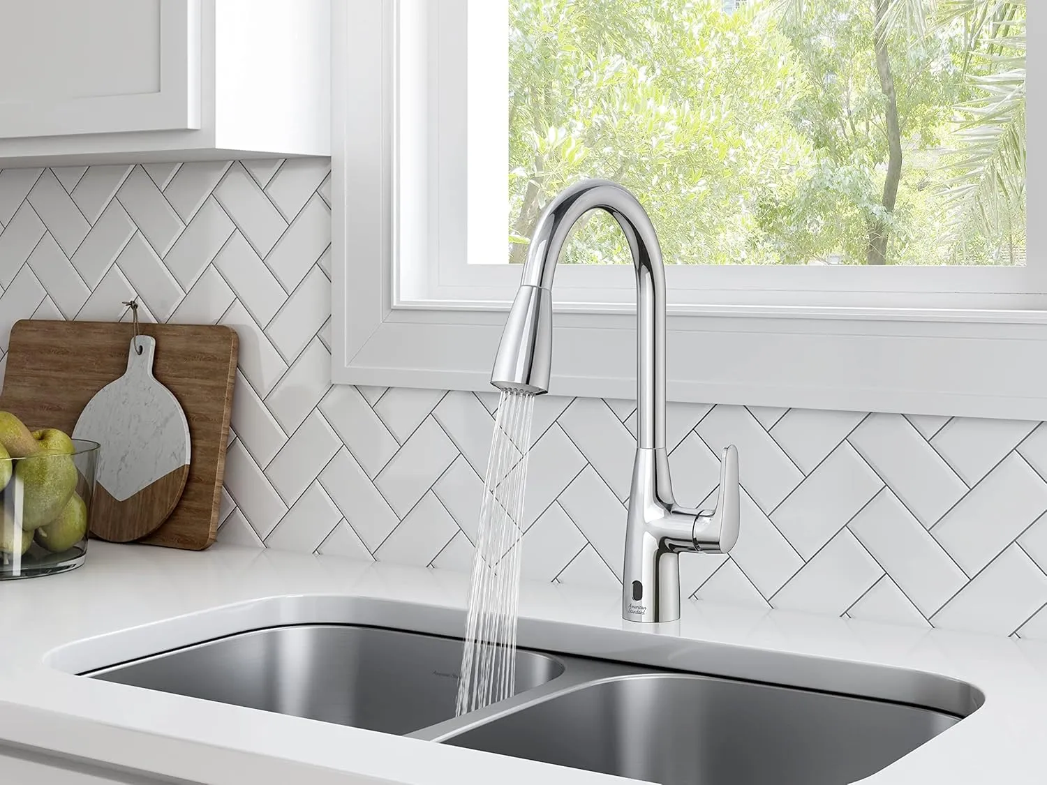 American Standard 7077380.002 Colony Pro Touchless Pull-Down Kitchen Faucet with sprayer Chrome