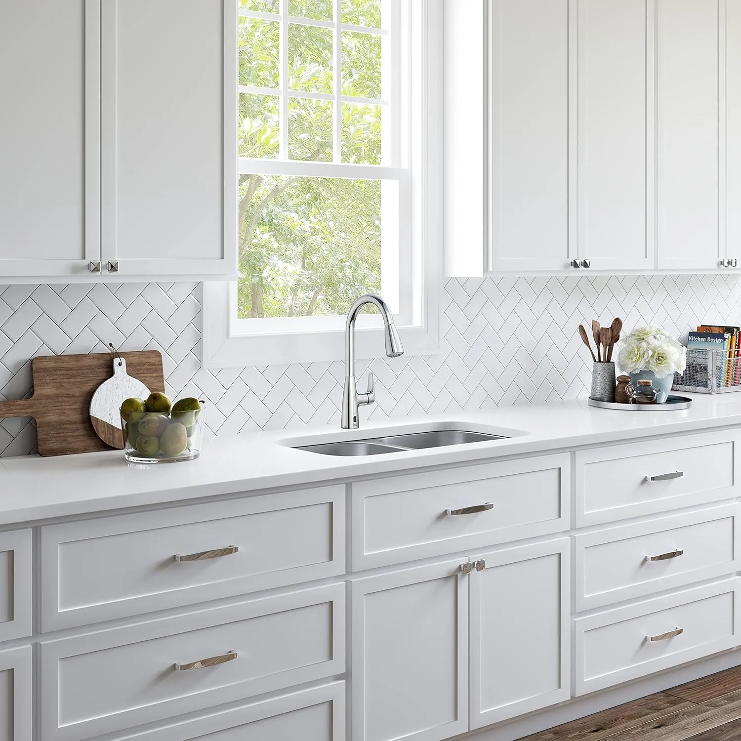 American Standard 7077380.002 Colony Pro Touchless Pull-Down Kitchen Faucet with sprayer Chrome