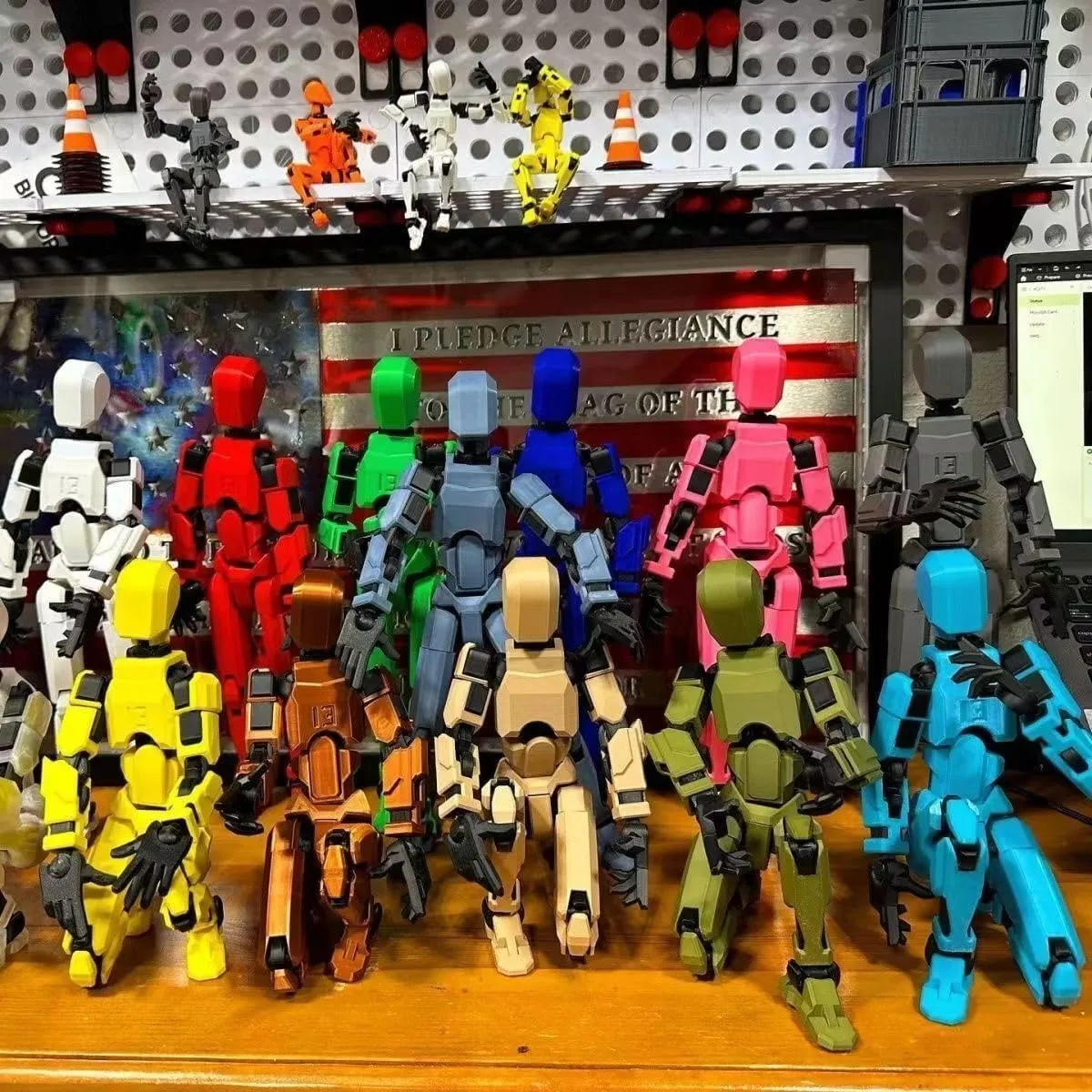 (Assembly Completed)-Titan 13 Action Figure,Lucky Robot 13 Action Figure Set,Nova 13 Action Figures,3D Printed Multi-Jointed Movable Robot Figure,Multiple Accessories (Assembly Completed,9pcs)