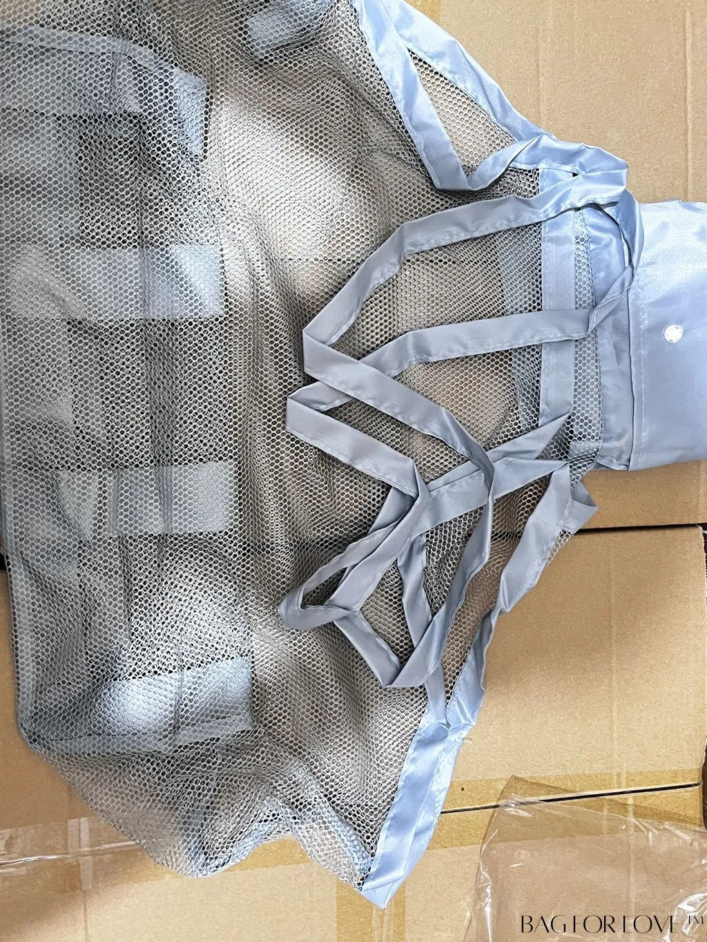BagForLove - Large Capacity, Foldable Mesh Bag for Convenient Beach Vacations
