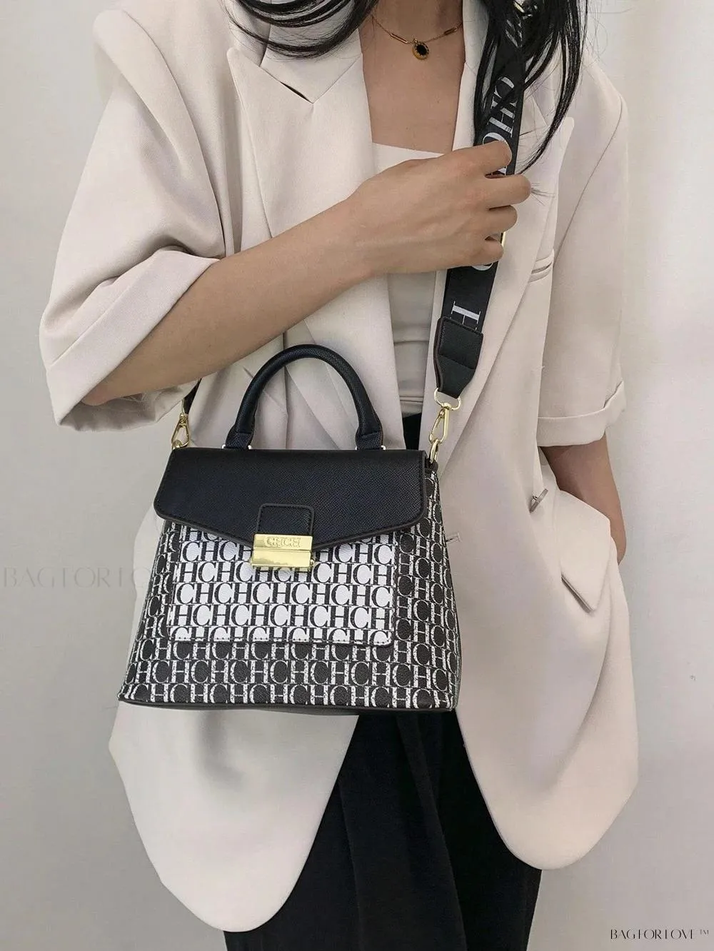 BagForLove - Portable and Stylish Small Crowdsourcing Handbag for Ladies