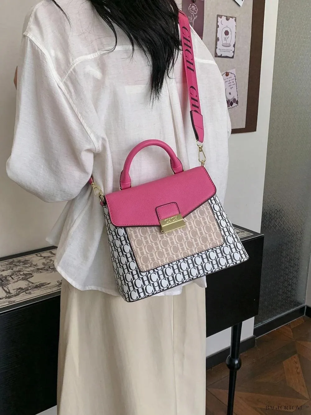 BagForLove - Portable and Stylish Small Crowdsourcing Handbag for Ladies
