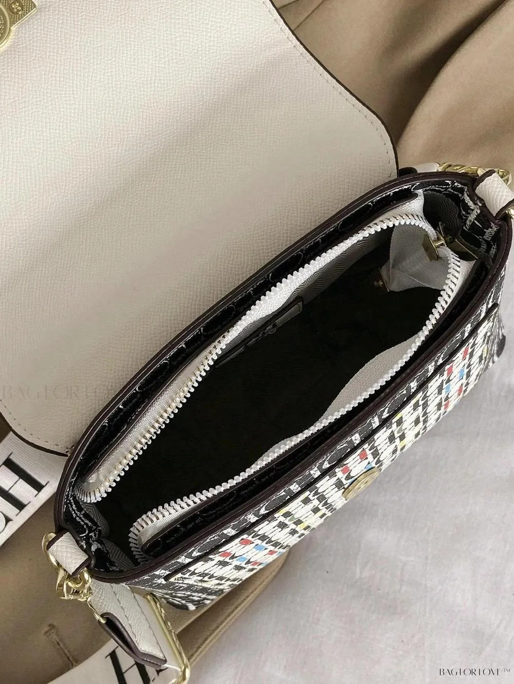 BagForLove - Portable and Stylish Small Crowdsourcing Handbag for Ladies