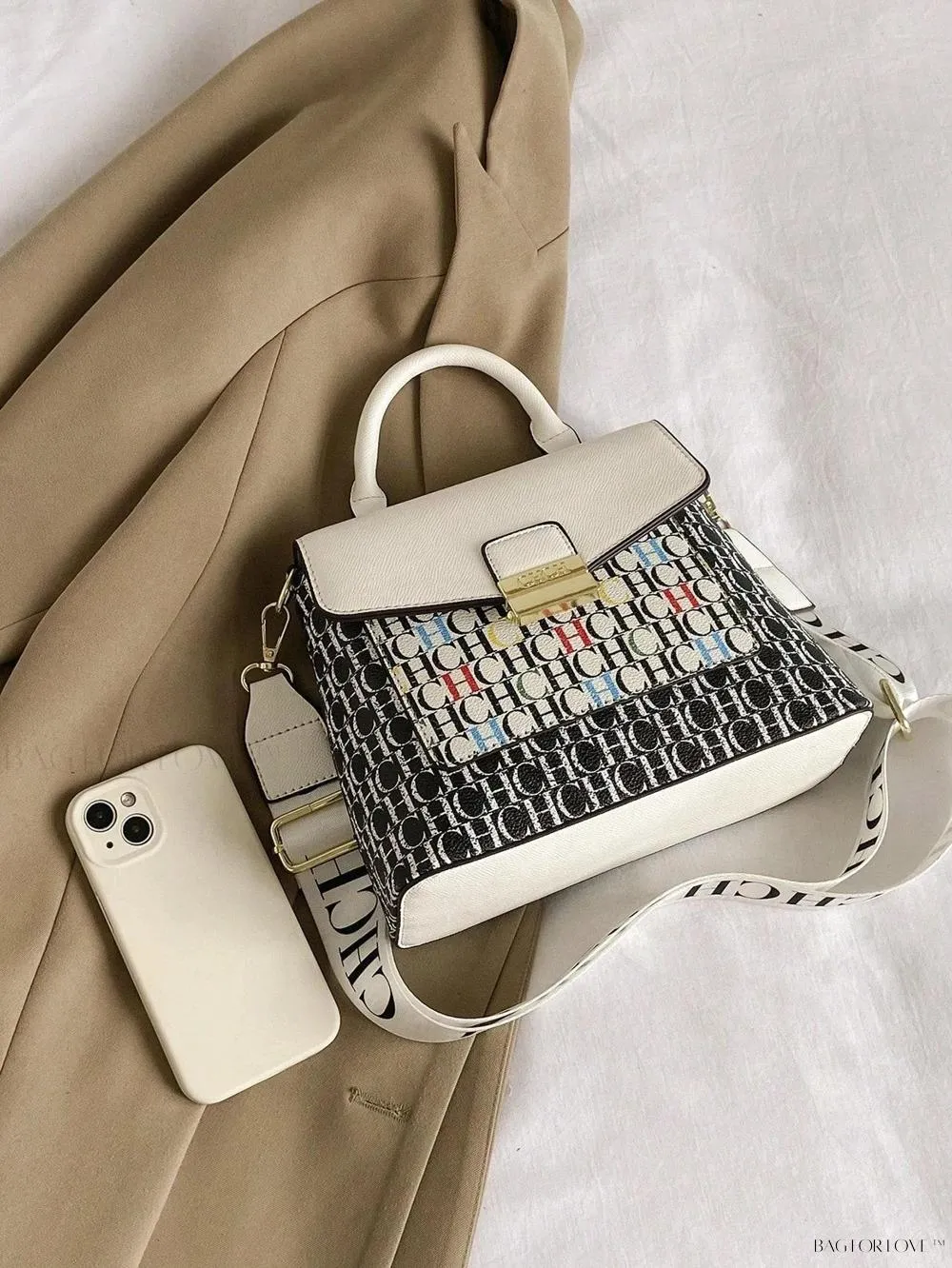 BagForLove - Portable and Stylish Small Crowdsourcing Handbag for Ladies