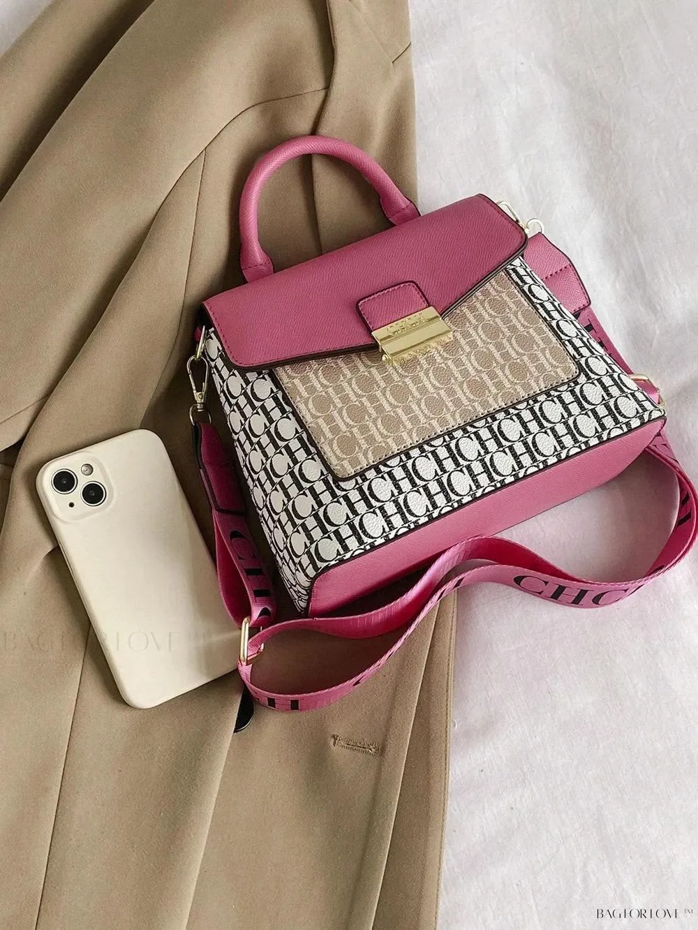BagForLove - Portable and Stylish Small Crowdsourcing Handbag for Ladies