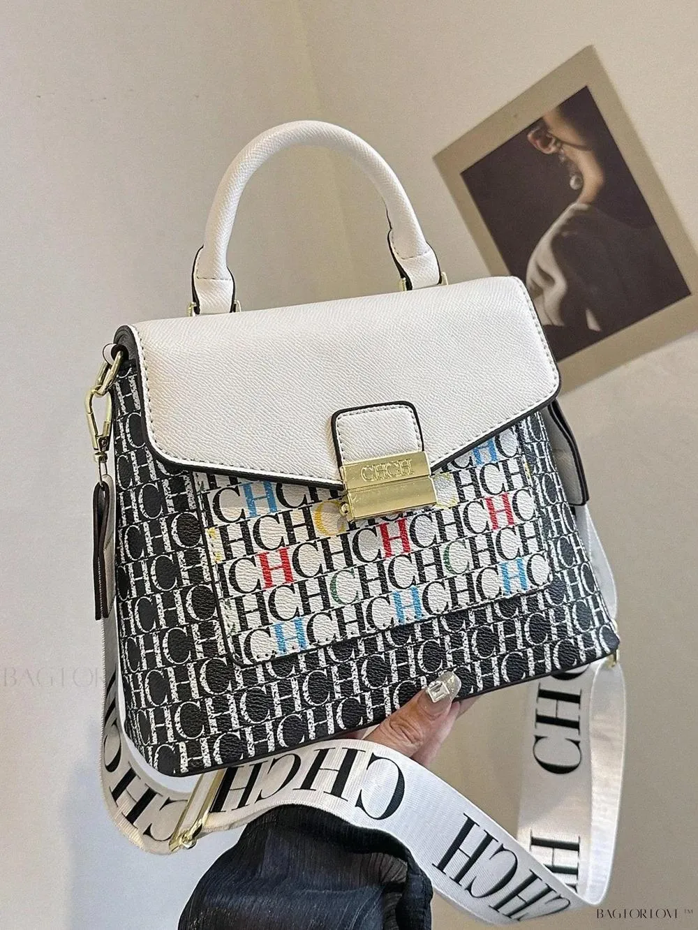 BagForLove - Portable and Stylish Small Crowdsourcing Handbag for Ladies