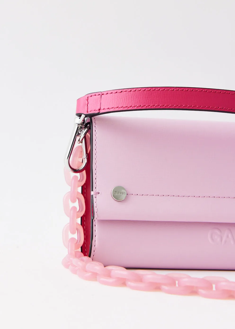 Banner Envelope Chain Wallet