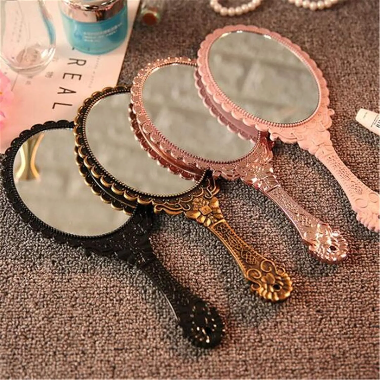 Desktop Vanity Mirror Retro Engraved Vanity Mirror Portable Hand-held Vanity Mirror Vanity Mirror Ladies Beauty Mirror Makeup Small Mirror Suitable for Travel, Makeup, Office
