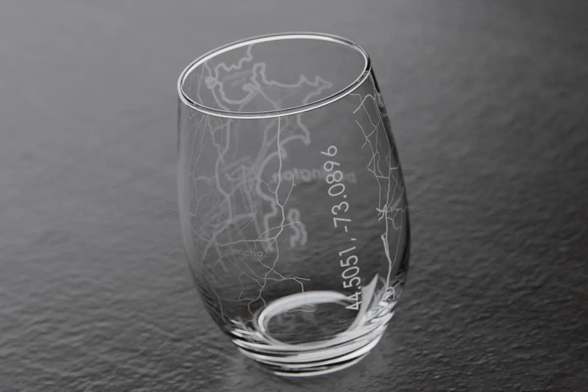 Engraved Burlington Vermont Map Stemless Wine Glass, Etched Glass (15 oz, Clear) City Custom Gifts for Lovers
