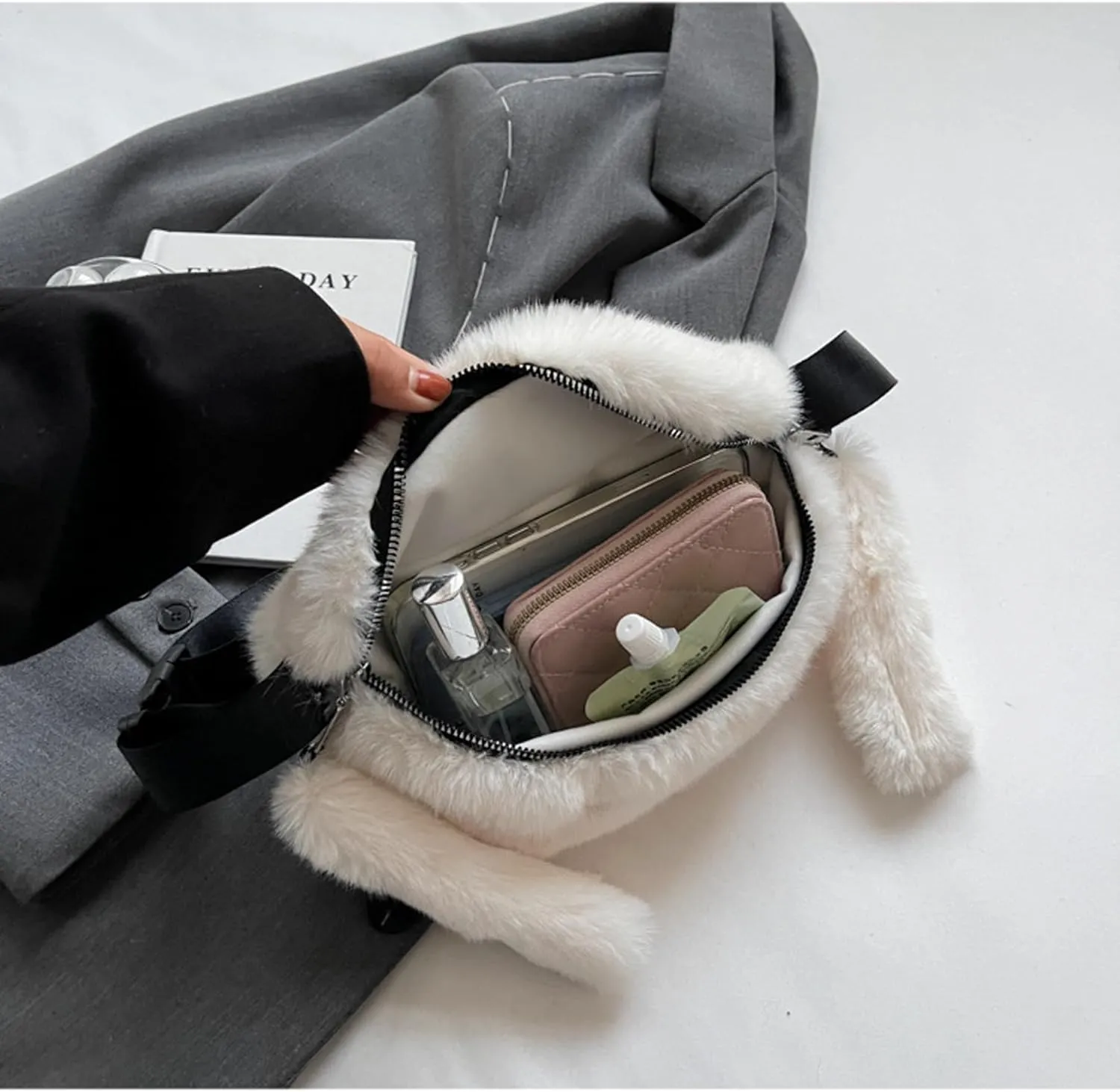 Fuzzy Fanny Pack for Women Faux Fur Belt Bum Bag with Adjustable Strap Waist Pouch Casual Crossbody Purse for Travel