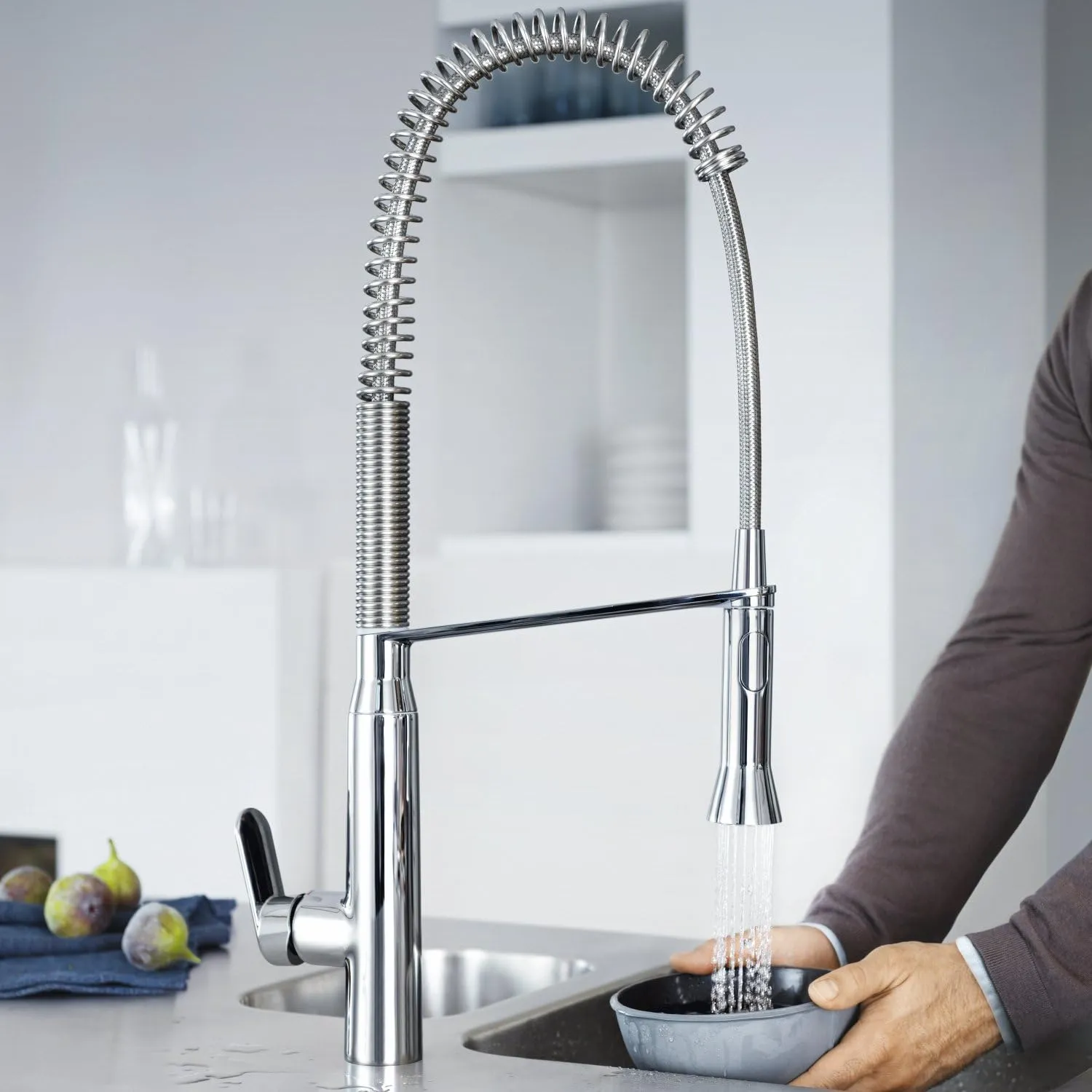 Grohe 32951000 K7 Semi-Pro Single-Handle Pull-Out Kitchen Faucet, Starlight Chrome