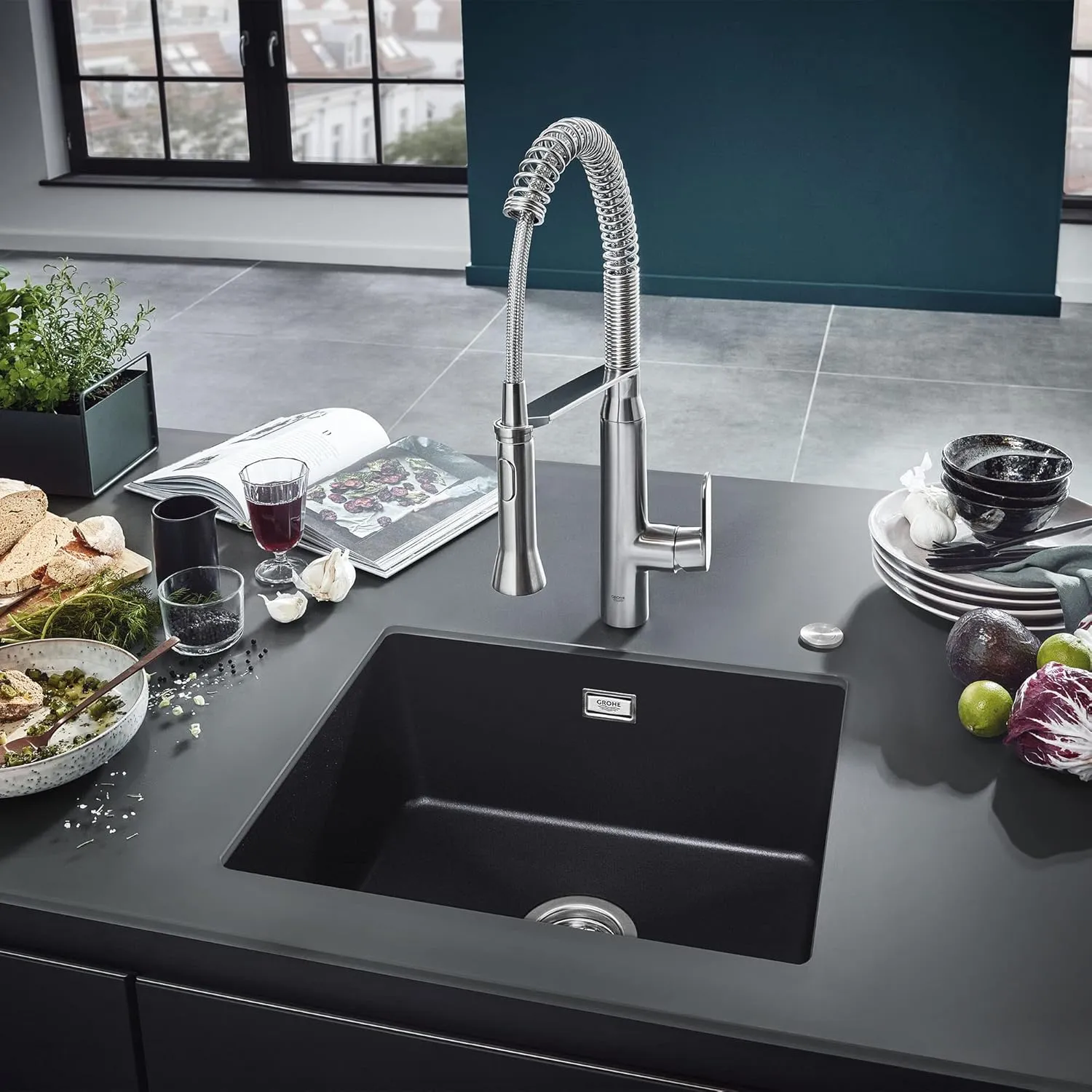 Grohe K7 Medium Semi-Pro Single-Handle Standard Kitchen Faucet