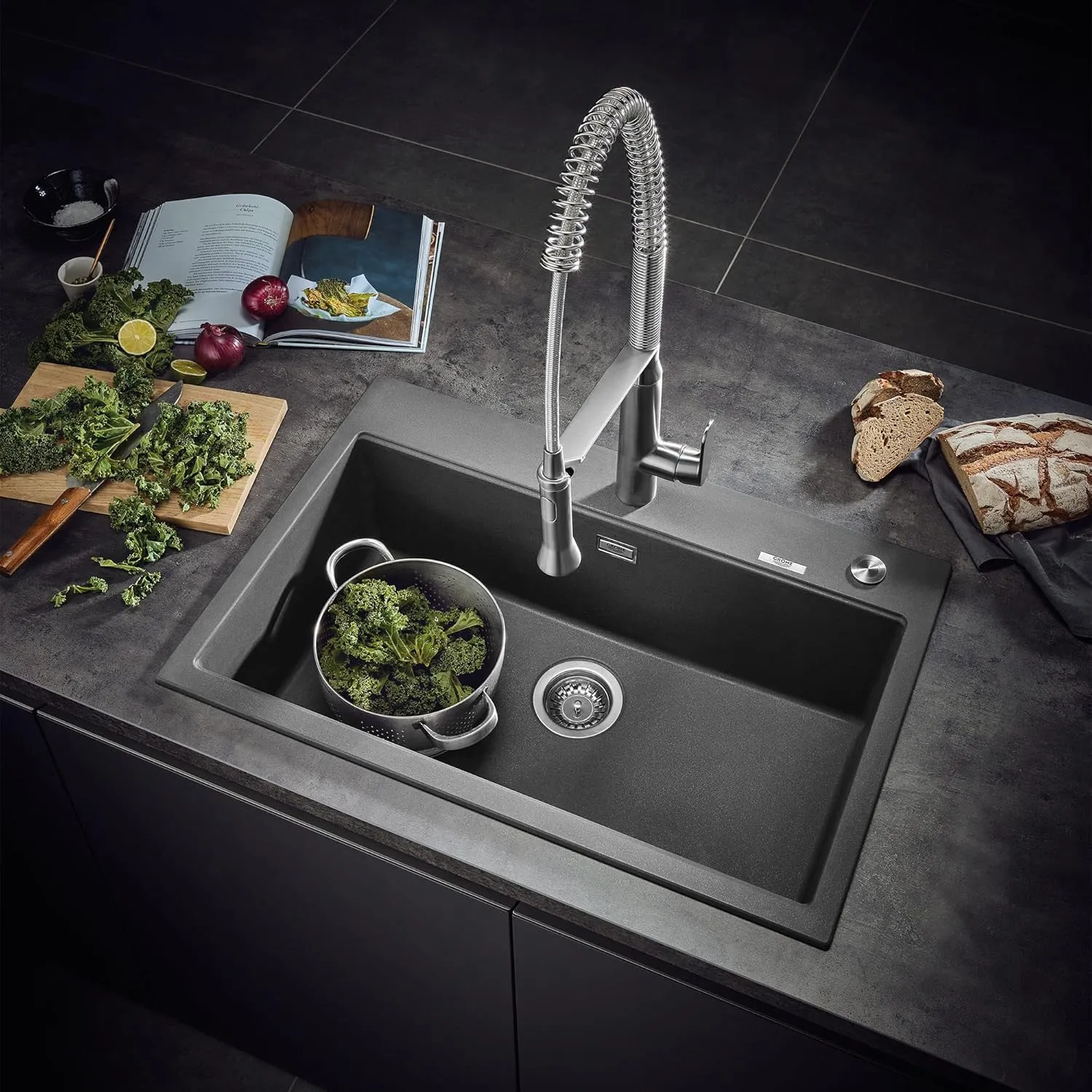 Grohe K7 Medium Semi-Pro Single-Handle Standard Kitchen Faucet