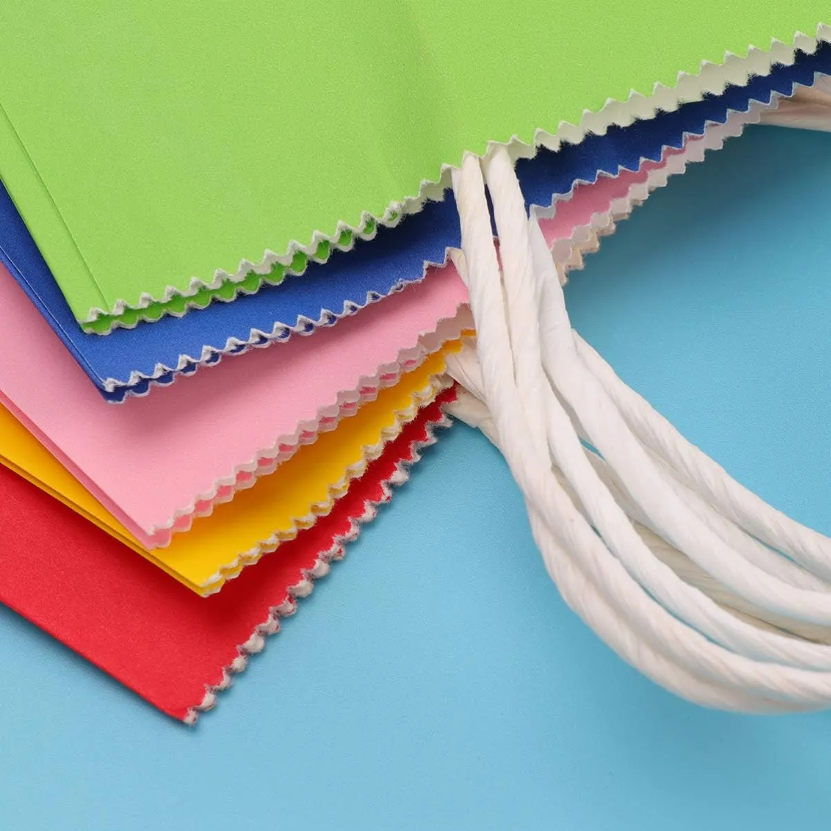 Hemoton 16x22x8cm Kraft Paper Favor Bags 20pcs Set with Twisted Handles for Birthday Wedding Graduation