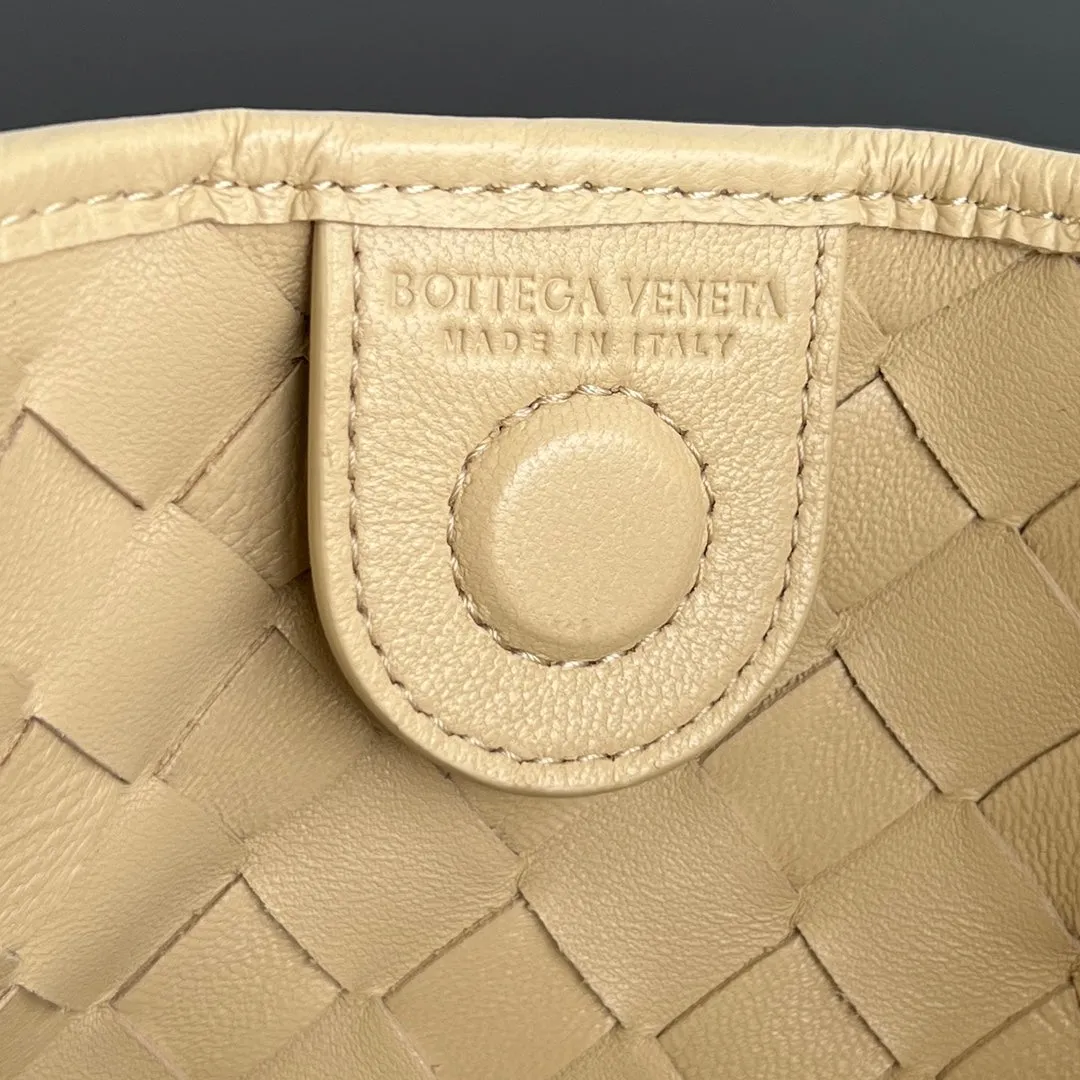 IN Bottega BEIGE 33 Stylish design LAMBSKIN WITH Safe CHAIN Veneta SARDINE