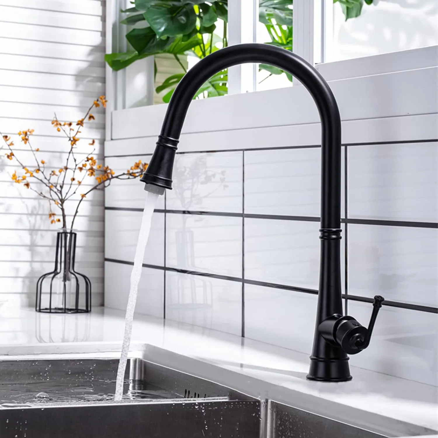Kitchen Faucet Brass Pull Down Sink Modern Single Handle Mixer Tap with Out Sprayer, 360° Swivel Splash-Proof Hot and Cold Basin Faucet,Black (Black)
