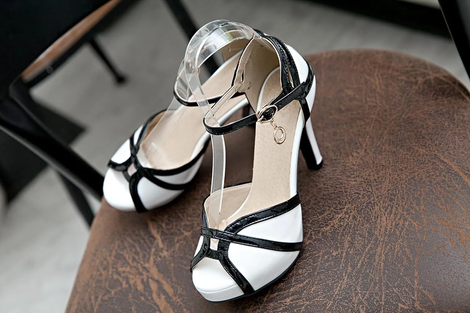 LISYIIZ Women's SS899 Solid Comfort Peep Toe Pu Mid Stiletto Heeled Sandals