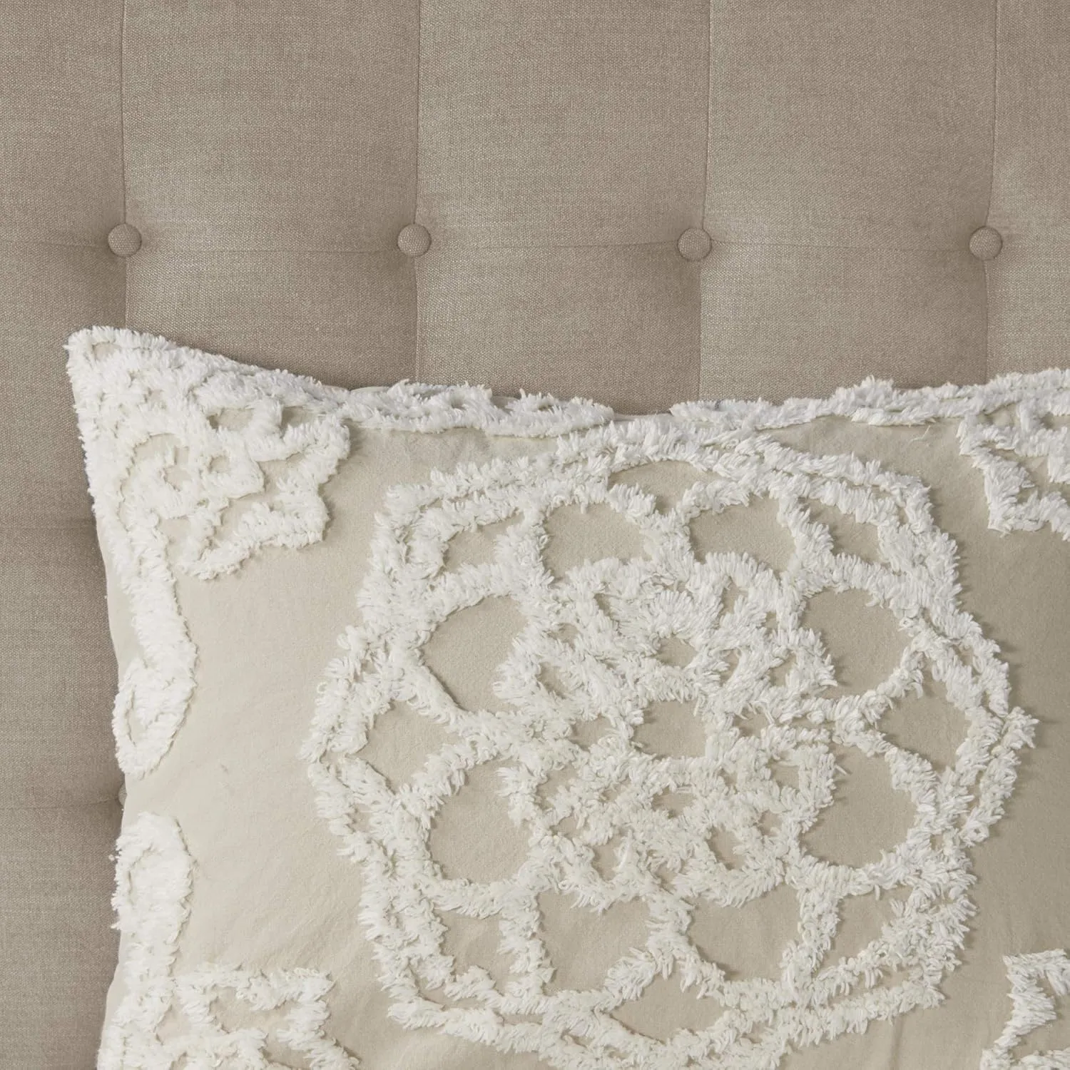Madison Park Laetitia Lightweight 100% Cotton Quilt Set, Breathable Chenille Tufted, Shabby Chic Boho Medallion Design, Sham, Floral Taupe w/ Tassels, Full/Queen-2 Piece
