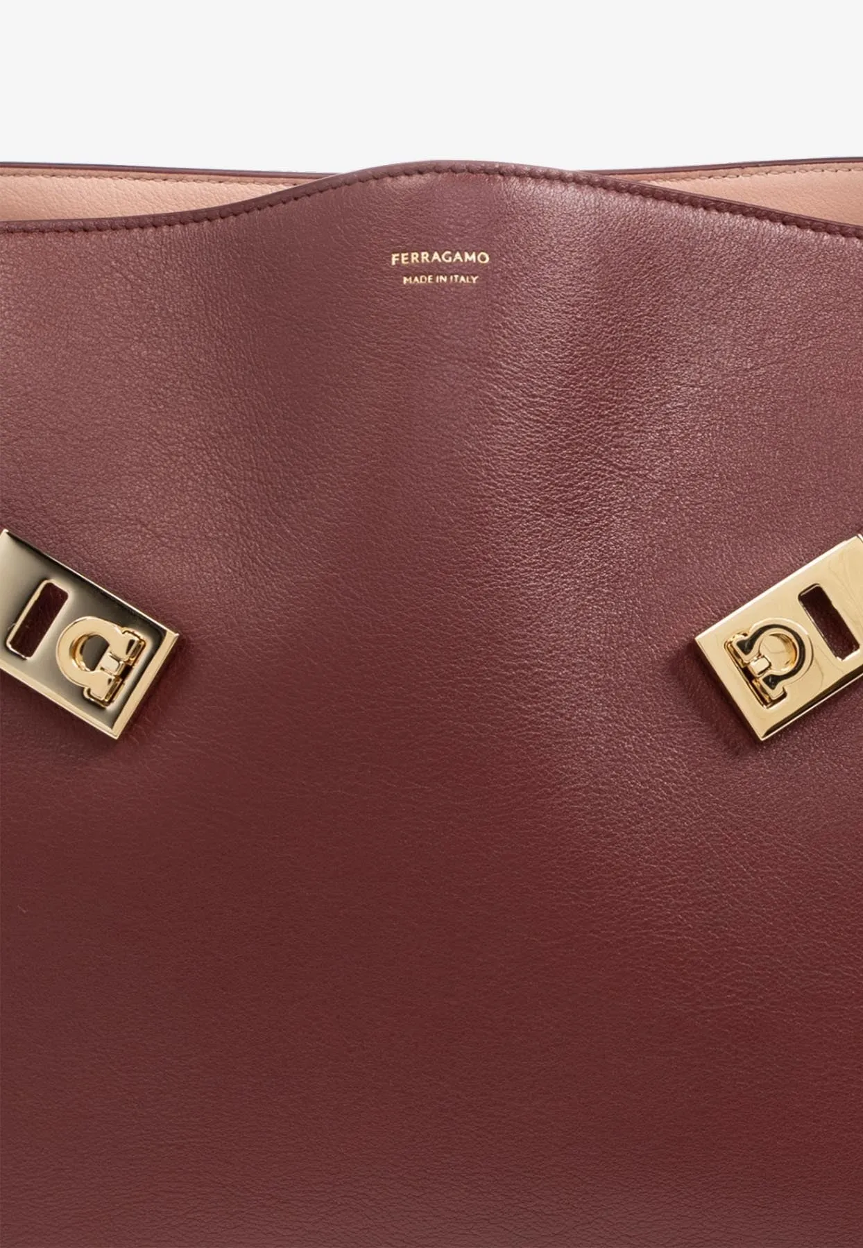 Medium Hug Soft Shoulder Bag