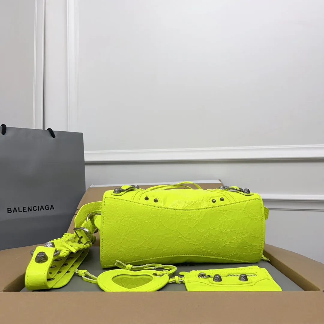 NEO CAGOLE 26 IN PEAR LAMBSKIN