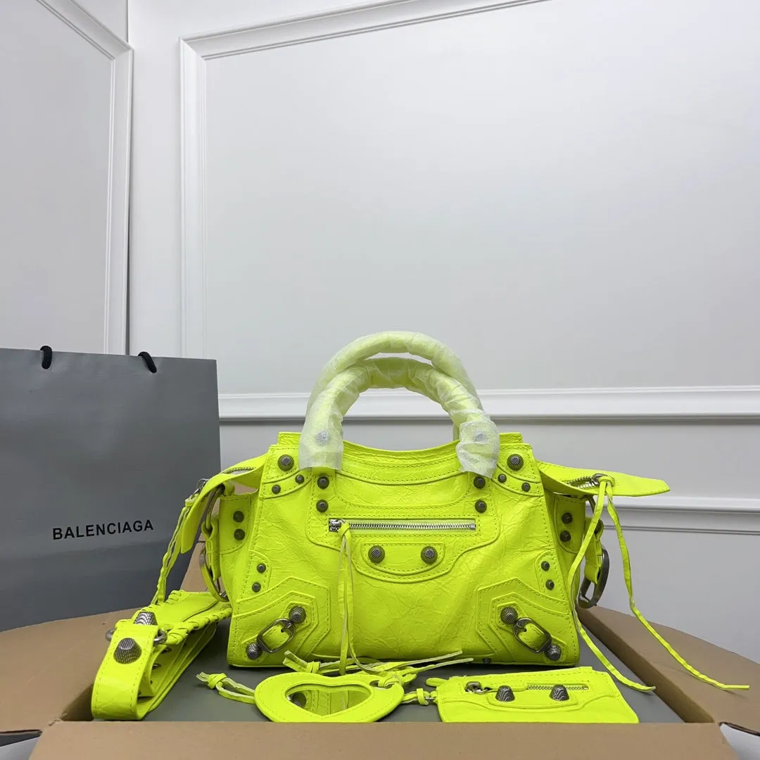 NEO CAGOLE 26 IN PEAR LAMBSKIN