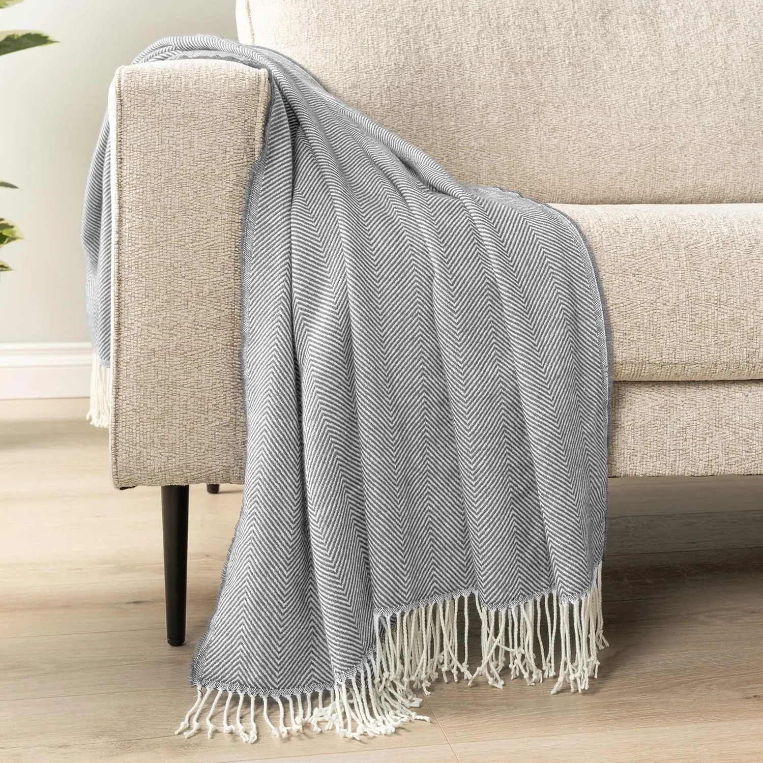 Pavilia Light Gray Herringbone Throw for Couch, Decorative Outdoor Accent Blanket, Faux Cashmere, 50x60