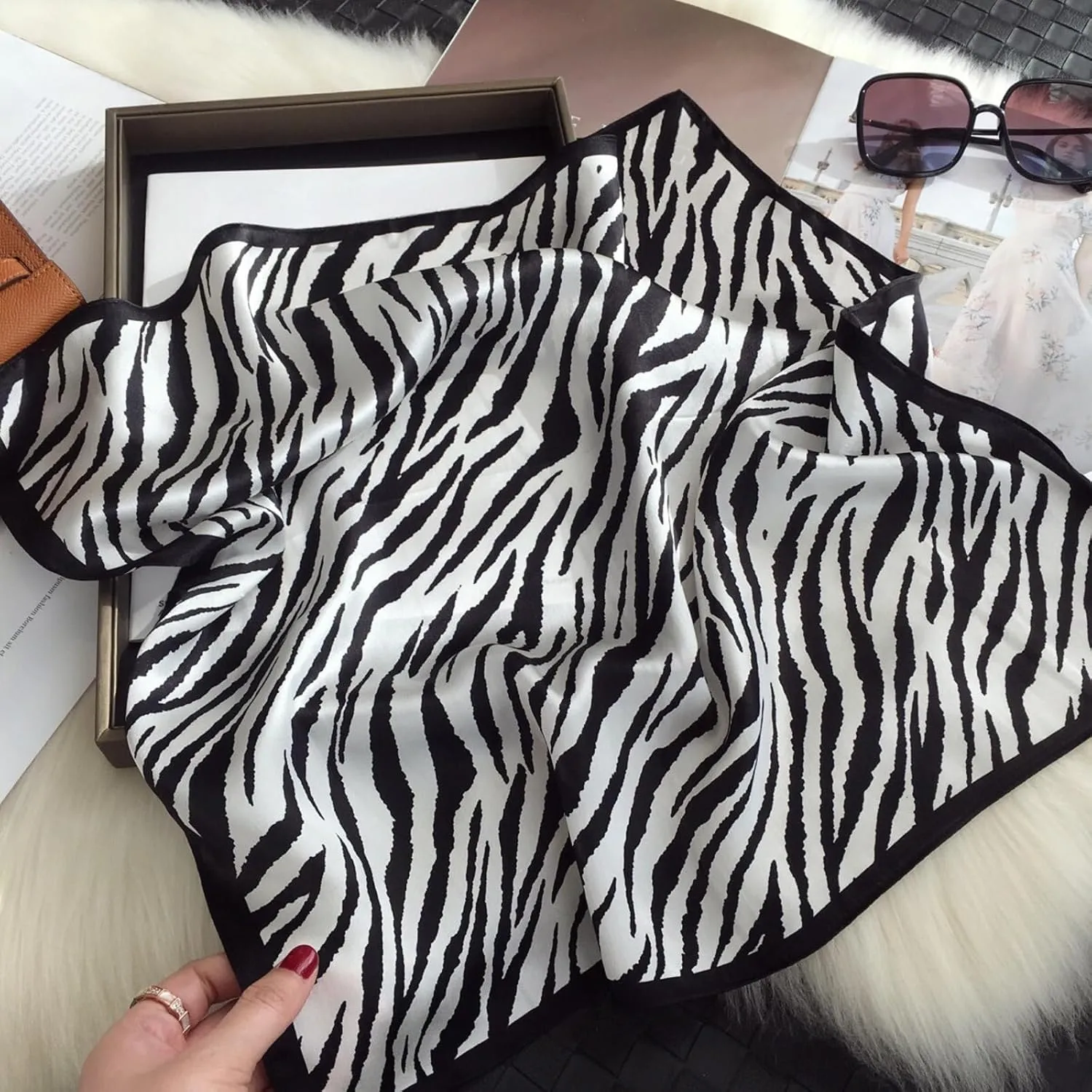 PoeticEHome 100% Mulberry Silk Neck Scarf 21"x21" Small Square Scarfs for Women Gift Packed