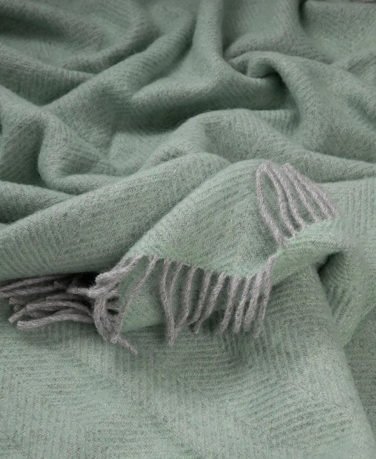 Prince of Scots Highland Tweeds Herringbone 100% Pure New Wool Throw (Basil)
