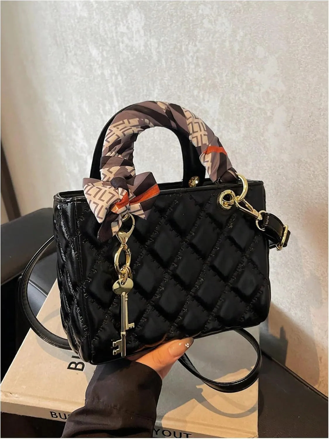 QWINEE Women's Retro Vintage Double Handle Handbag Zipper Geo Quilted Small Crossbody Bags