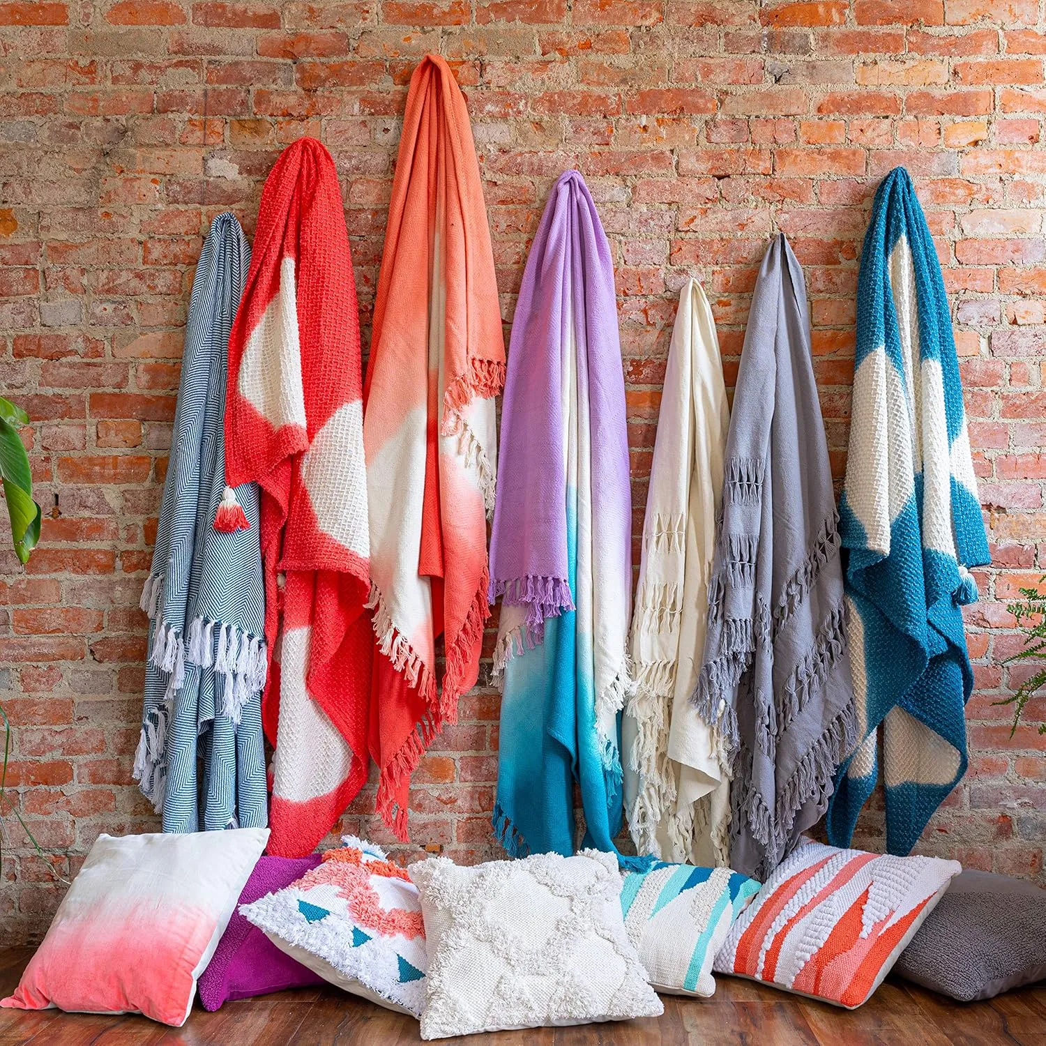 Refinery29 | Riley Collection | Premium Cotton Textured Throw Blanket, Modern Dip Dye Fringe Design for Luxury Home Décor (50 x 70, Coral)