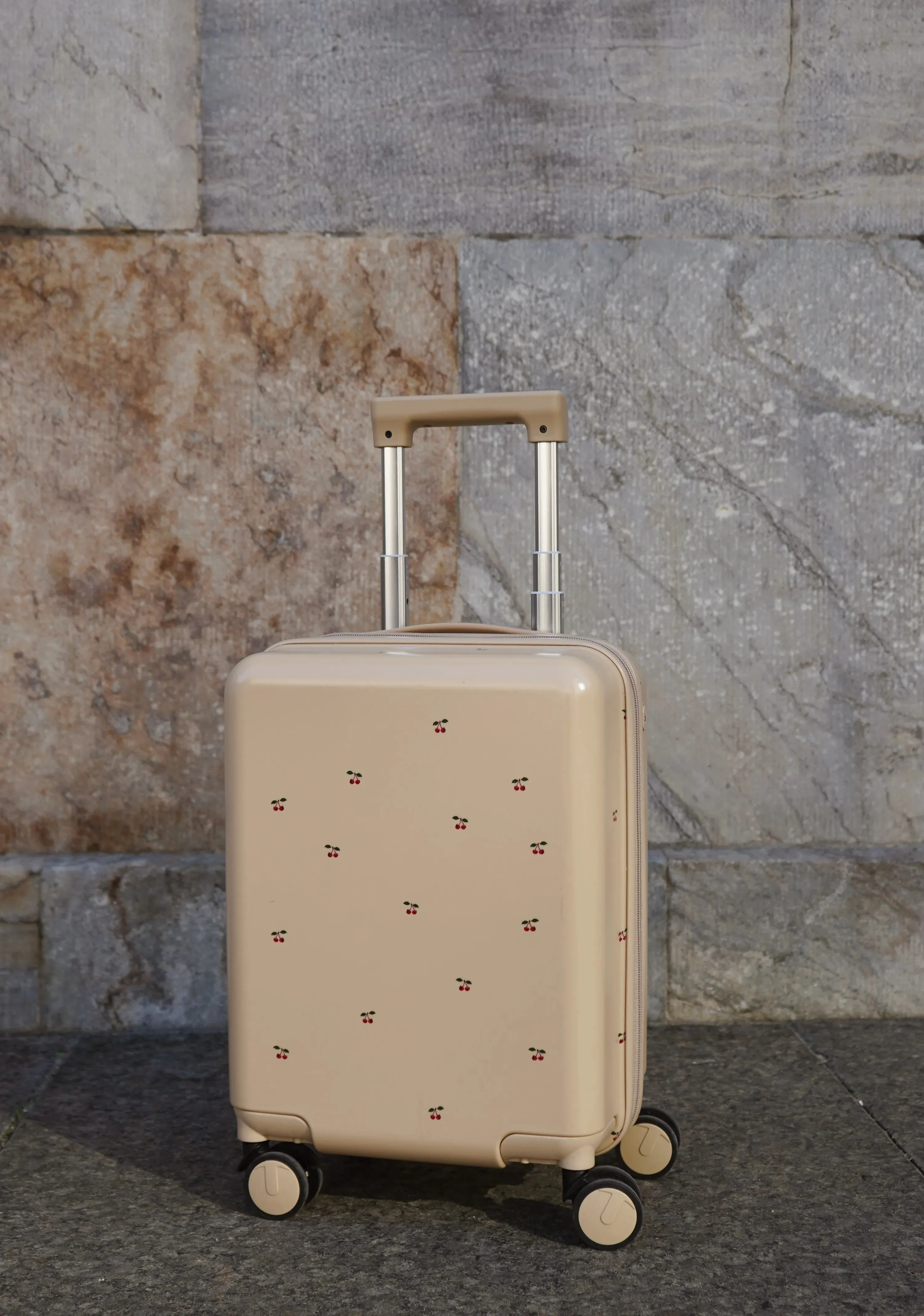 TRAVEL SUITCASE - CHERRY
